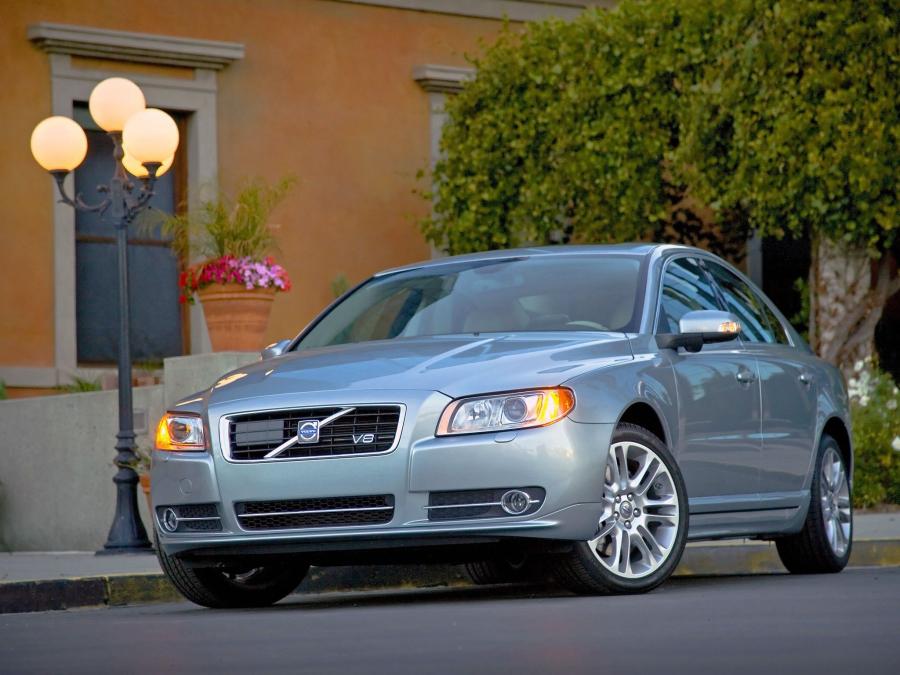  Volvo S80 V8 2007 года  (US) (фото 3 из 16)